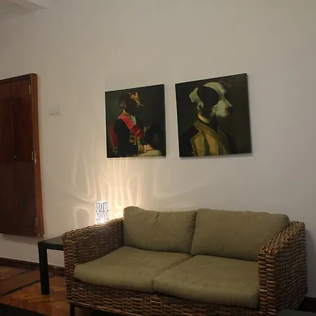 Telhal 2e Apartment *